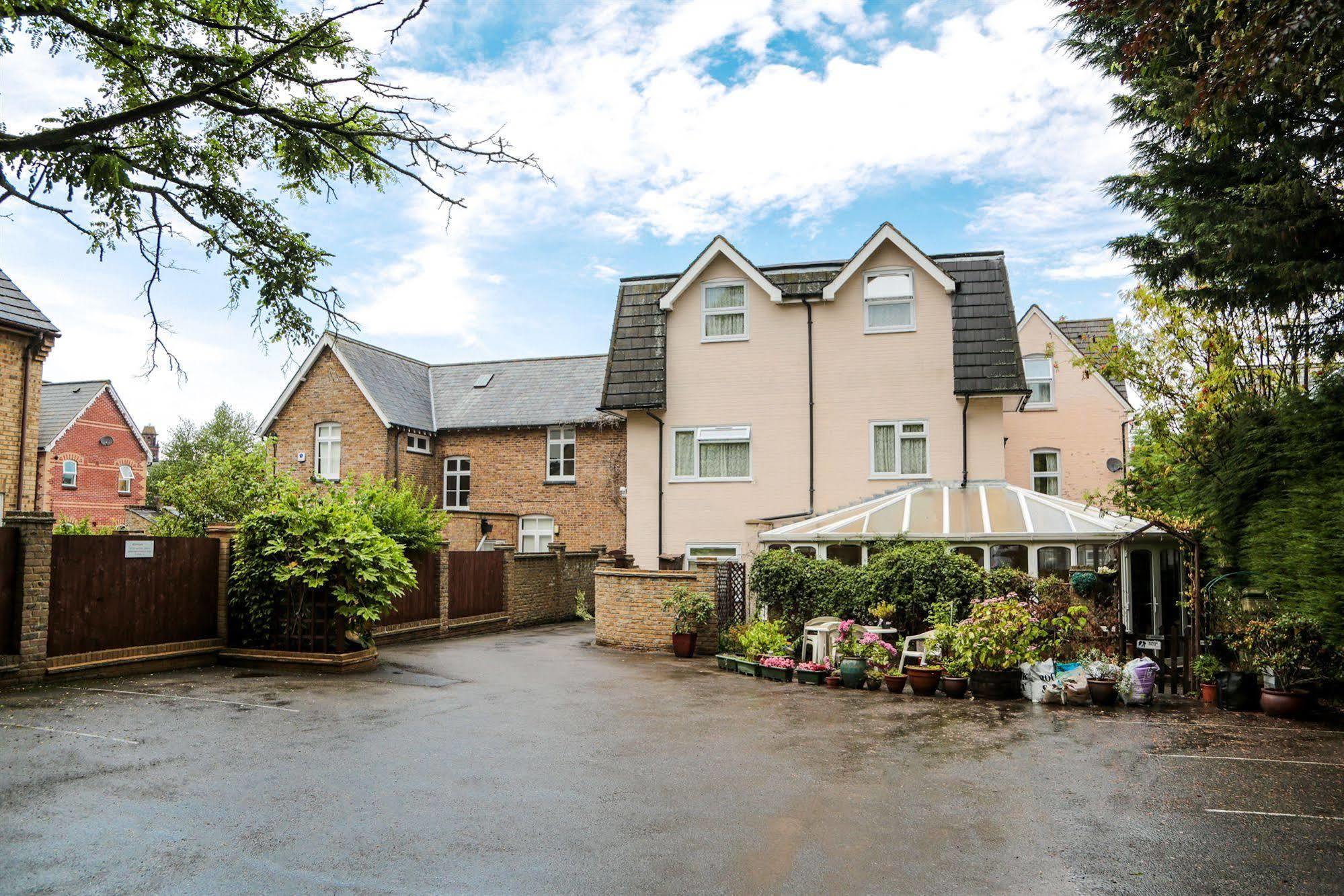 Fernbank Hotel Basingstoke Exterior foto